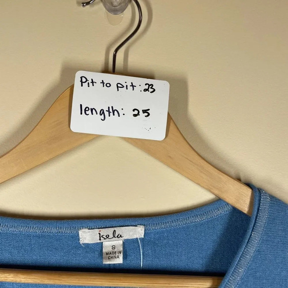 Isela NWT Blue V Neck Sweater Long Sleeve Super Soft Metallic Thread Size S - Picture 3 of 7